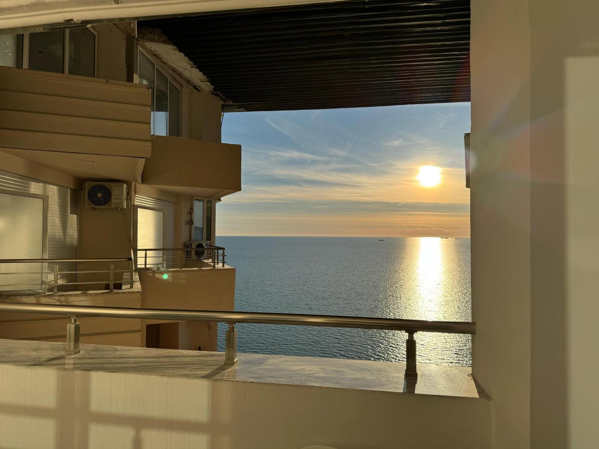 Beachfront Marilyn Дуррес Экстерьер фото